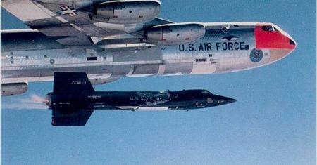 Bombowce B-52 w grupie uderzeniowej na Bliskim Wschodzie