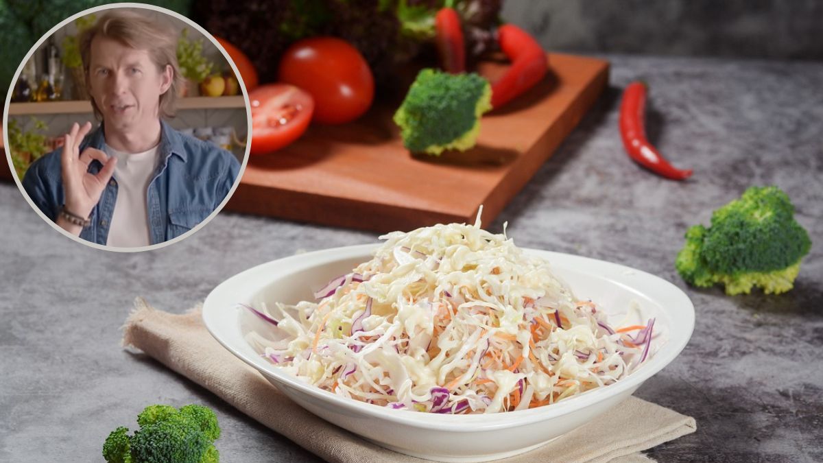 Surówka z młodej kapusty od Karola Okrasy. Jest pełna witamin  Fot. Pexels, YouTube