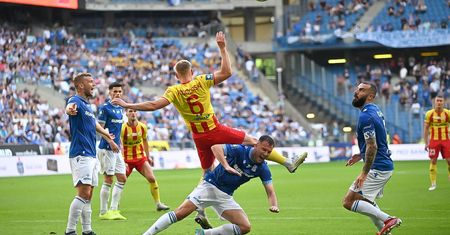 Lech Poznań przegrywa z Koroną Kielce i kończy zły sezon