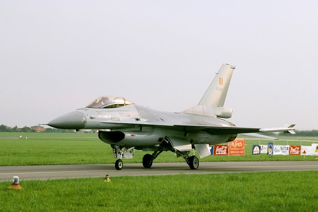 F-16 nad Warszawą. Nie były polskie