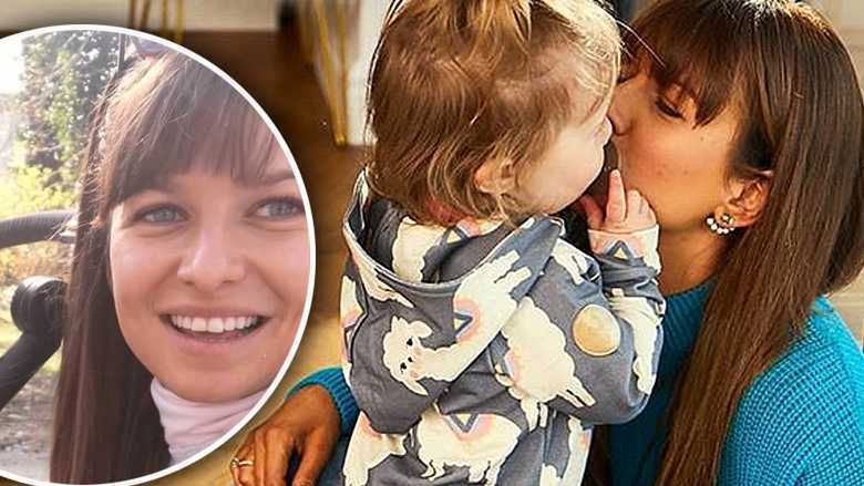 Anna Lewandowska z Klarą na spacerze
