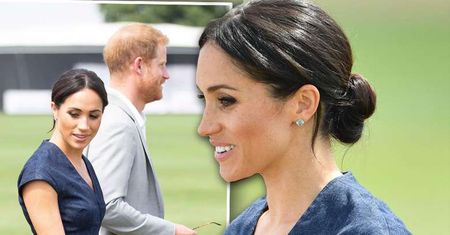 Wiatr zrujnował fryzurę Meghan Markle! Włosy ucierpiały, ale i tak wszyscy patrzyli na jej kreację