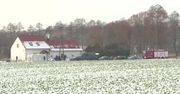 Ktoś zostawił przed domem paczkę, przy otwieraniu wybuchła. Ranne trzy osoby, w tym dwoje dzieci