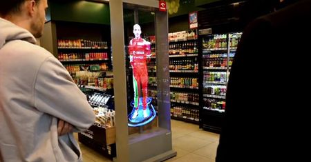 Hologram Roberta Kubicy w Orlenie. Widok jak z odległej przyszłości