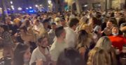 Policja rozpędziła uczestników ulicznej imprezy w Barcelonie.
