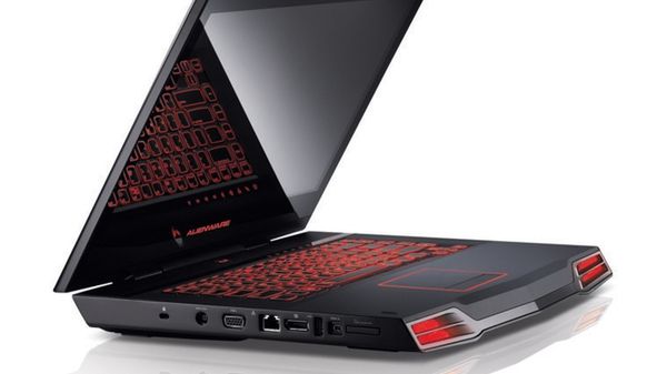 Laptop Dell AlienWare M15x wyposażony został w bardzo szybki procesor Intel Core i7-920XM taktowany zegarem 2 GHz oraz układ graficzny NVIDII Geforce GTX 260M. Urządzenie charakteryzuje się przy tym niebanalną stylistyką AlienWare oraz - niestety - niebotyczną ceną. Dell AlienWare M15x to jedyna w swoim rodzaju maszyna do gier o „kosmicznej” stylistyce z charakterystycznym wielokolorowym podświetleniem klawiatury. Wróć do artykułu