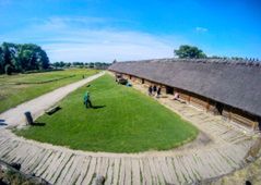 Biskupin. Atrakcje najsłynniejszego w Europie rezerwatu archeologicznego