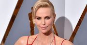Charlize Theron cała w czerwieni na Oscarach 2016