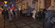 “Takie słowa ranią”. Protest kobiet przed siedzibą PiS w Częstochowie przeciwko wypowiedzi J. Kaczyńskiego