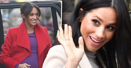 Ciężarna Meghan Markle dokonała przełomu! Ekspert odkrył dlaczego nieustannie dotyka ciążowego brzuszka