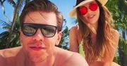 Wojtek Szczęsny i Marina śmigają po Hiszpanii w takich samych butach! To model z wysokiej półki