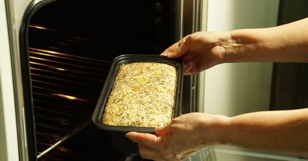 Wymieszaj drożdże z ziemniakami. Gdy wypróbujesz ten przepis, przestaniesz kupować chleb