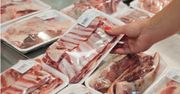 Psujące się mięso rozpoznasz po tym 1 szczególe. Ten sposób zdradził mi znajomy rzeźnik