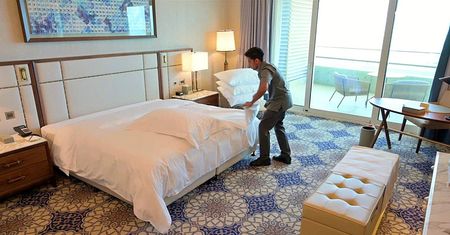 Tak ścielą łóżka w 5 gwiazdkowych hotelach. Jeden szczegół sprawia, ze lepiej się w nich śpisz