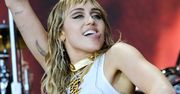 Miley Cyrus odkryła wszystkie karty. Bez zahamowań zdradziła łóżkowe sekrety. Opisała swój pierwszy raz