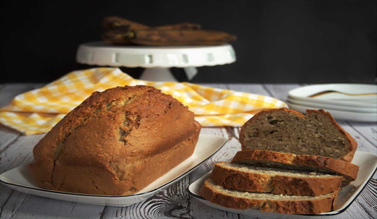 Chlebek bananowy - Pyszności; źródło: AdobeStock