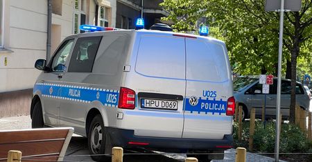 Tragiczne odkrycie w Krakowie na Czerwonym Prądniku. Ciała dwóch starszych osób znalezione w mieszkaniu