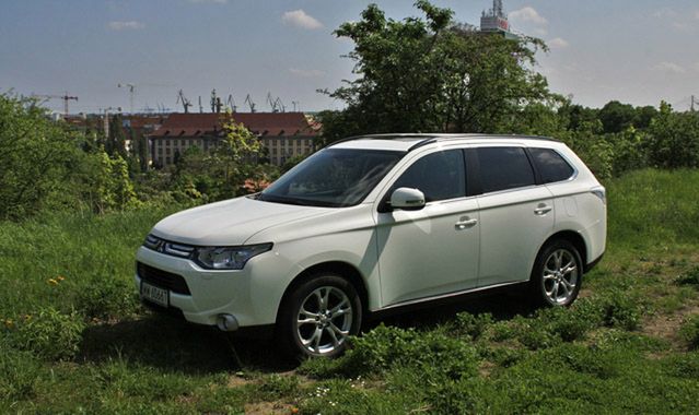 Mitsubishi Outlander 2.2 DID: SUV dla niewybrednych