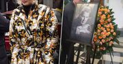 Pogrzeb Emiliana Kamińskiego. Ta gwiazda wyróżniła się strojem na tle innych żałobników