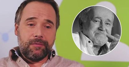 Łukasz Nowicki zdradził, w jakich okolicznościach usłyszał o śmierci taty. "Tylko grawitacja trzymała mnie przy ziemi…". Uczcił pamięć Jana serią niepublikowanych zdjęć
