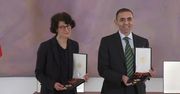 Prezydent Niemiec odznaczył założycieli firmy BioNTech, która opracowała szczepionkę przeciw Covid-19.