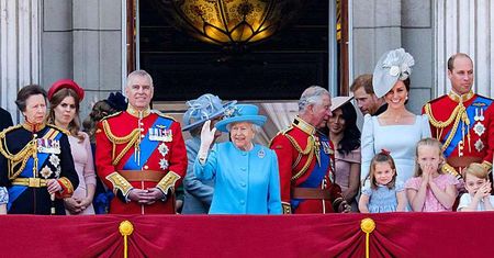 W rodzinie królewskiej zapanowało ślubne szaleństwo! Buckingham Palace właśnie ogłosił kolejne zaręczyny!