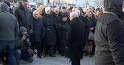 Pierwsza miesięcznica na nowych zasadach. Bez barierek i obstawy służb