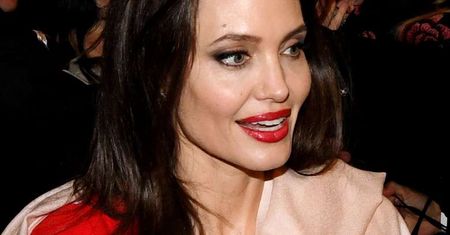 Stary romans Angeliny Jolie odżył?! Aktorka i przystojny wokalista znów mają się ku sobie!