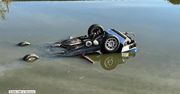 W stawie zauważyli zanurzony samochód, w środku znaleźli mężczyznę. 49-latka nie udało się uratować