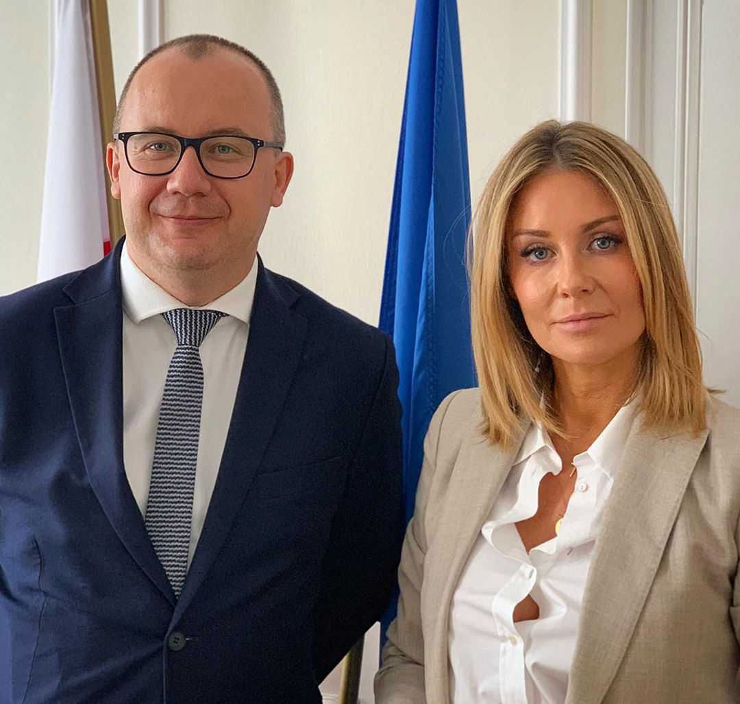 Małgorzata Rozenek ma za duże piersi?