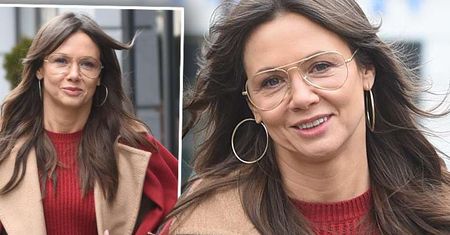Kinga Rusin wystylizowana jak na wybieg wychodzi ze studia "Dzień Dobry TVN". Paparazzi nie mogli się od niej oderwać!