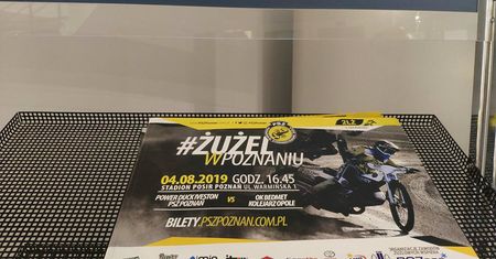 PSŻ Poznań rozdaje plakaty i zachęca do promocji najbliższego meczu