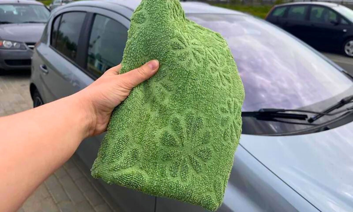 How a simple towel can save your car's dashboard in summer