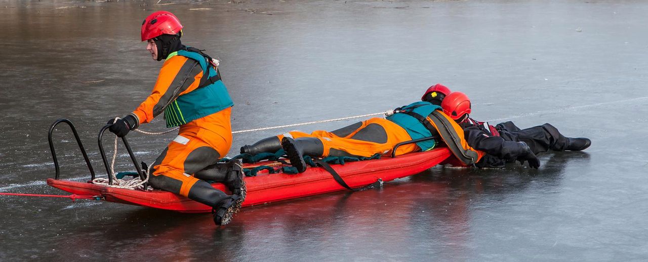 Ćwiczenia lodowe na Zalewie Koszyckim