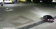 Driftował w nocy na płycie rynku. Wszystko pod okiem kamery monitoringu