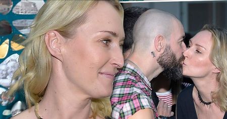 To bardzo rzadki widok! Anita Lipnicka zawitała na wernisażu swojego przystojnego męża. Nie szczędzili sobie czułości!
