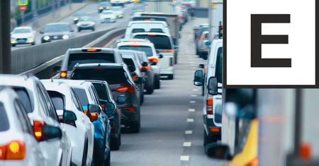 Wiesz co oznacza tablica z literą E na drodze? Mało osób zwraca na nią uwagę
