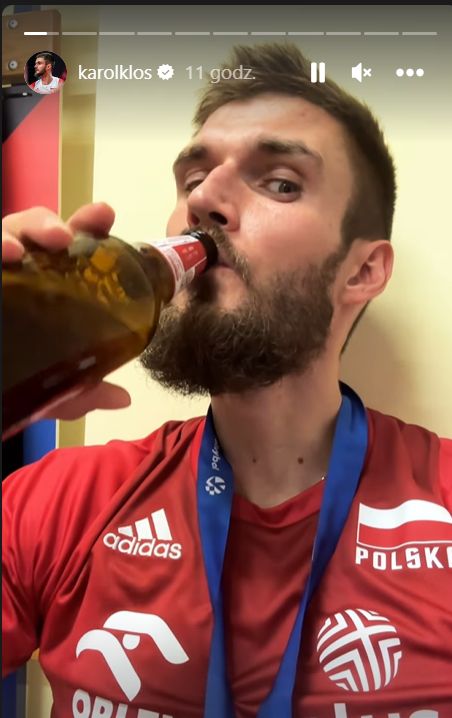 Polscy siatkarze świętują zwycięstwo