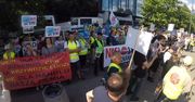 Mieszkańcy gmin zagrożonych wywłaszczeniami pod budowę CPK protestowali w Warszawie