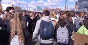 Młodzieżowy Strajk Klimatyczny w Warszawie. Protestowało ok. 1000 osób