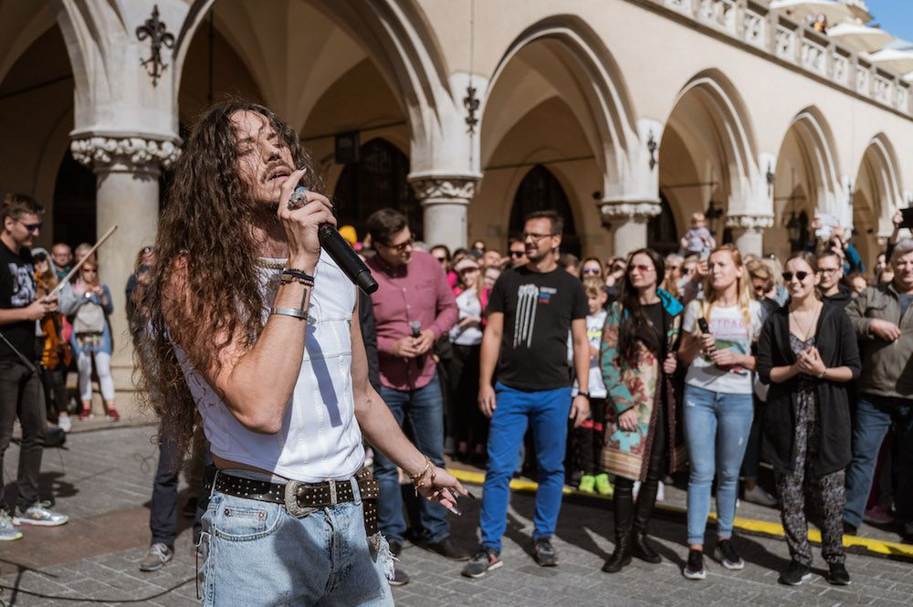 Michał Szpak w Krakowie. Hołd dla Freddie'ego Mercury'ego