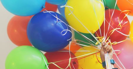 Spryskaj tym balony, a już nie będą pękać. Prosty patent na udaną imprezę