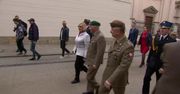 Defilada klas mundurowych z małopolską kurator na czele przeszła ulicami Krakowa