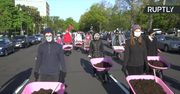 Aktywiści Exctinction Rebellion wysypali krowi nawóz w pobliżu Białego Domu.