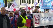“Czarnek nie będzie nam pluł w twarz”. Protest nauczycieli przed ministerstwem