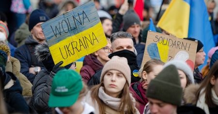 Kilka tysięcy osób w Poznaniu manifestowało swoje poparcie dla Ukrainy