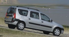 Siedmioosobowa Dacia Logan