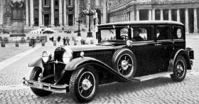Pierwszy Papamobile