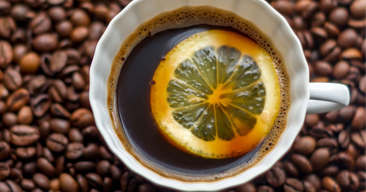 Kawa z cytryną - Pyszności; foto: Canva