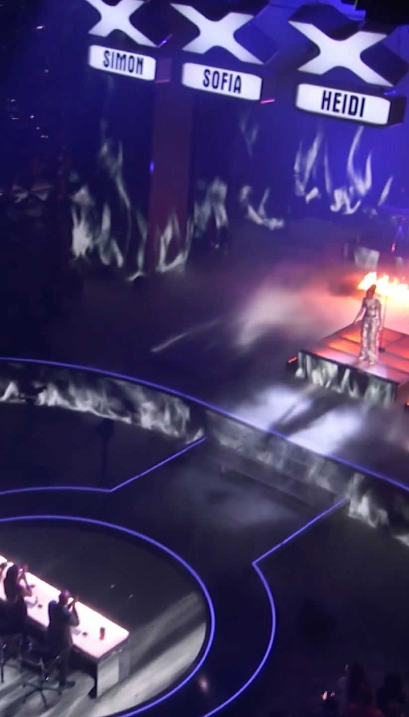 Sara James w półfinale "Mam talent"